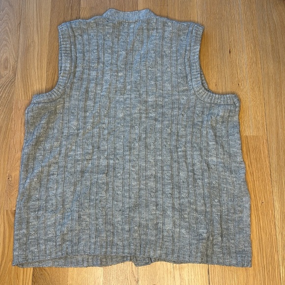 Vintage Men’s Sweater Vest Gray Cable Knit Button Down Size XL - Picture 3 of 5